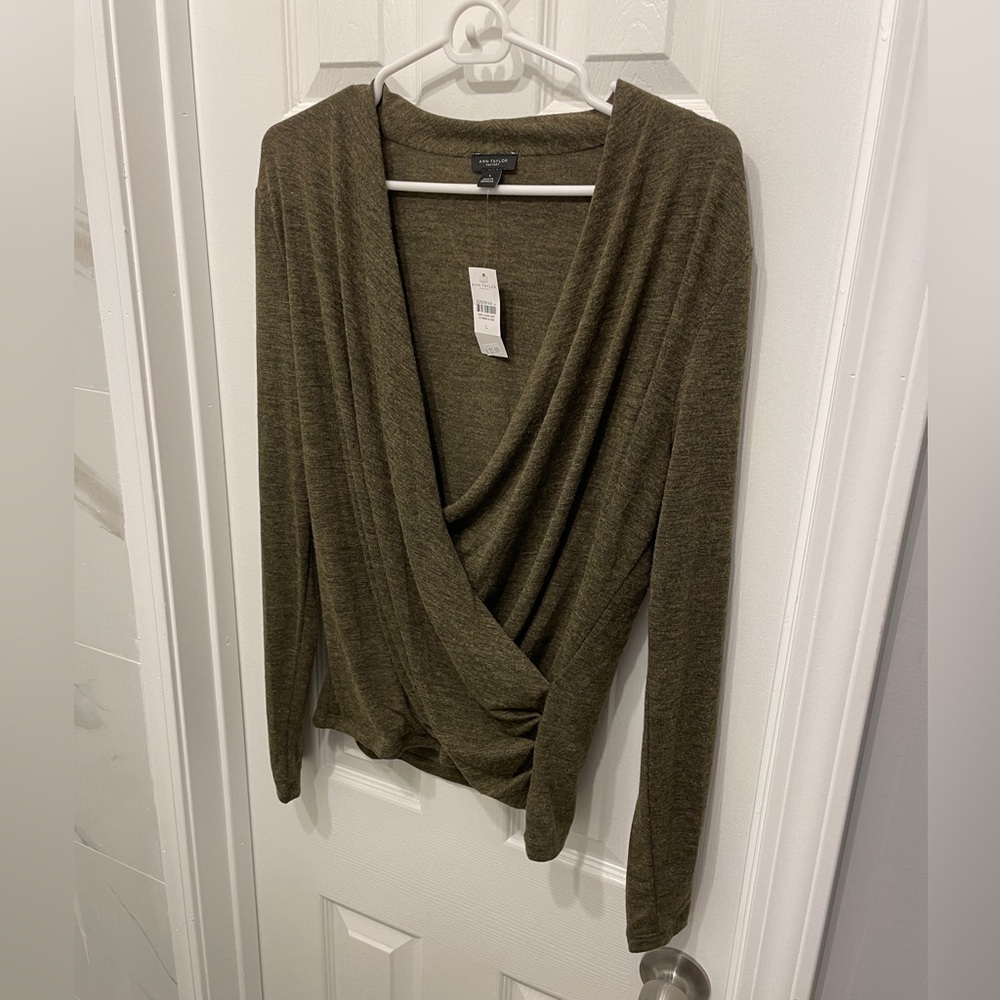 Large Olive  Anne Taylor Sweater